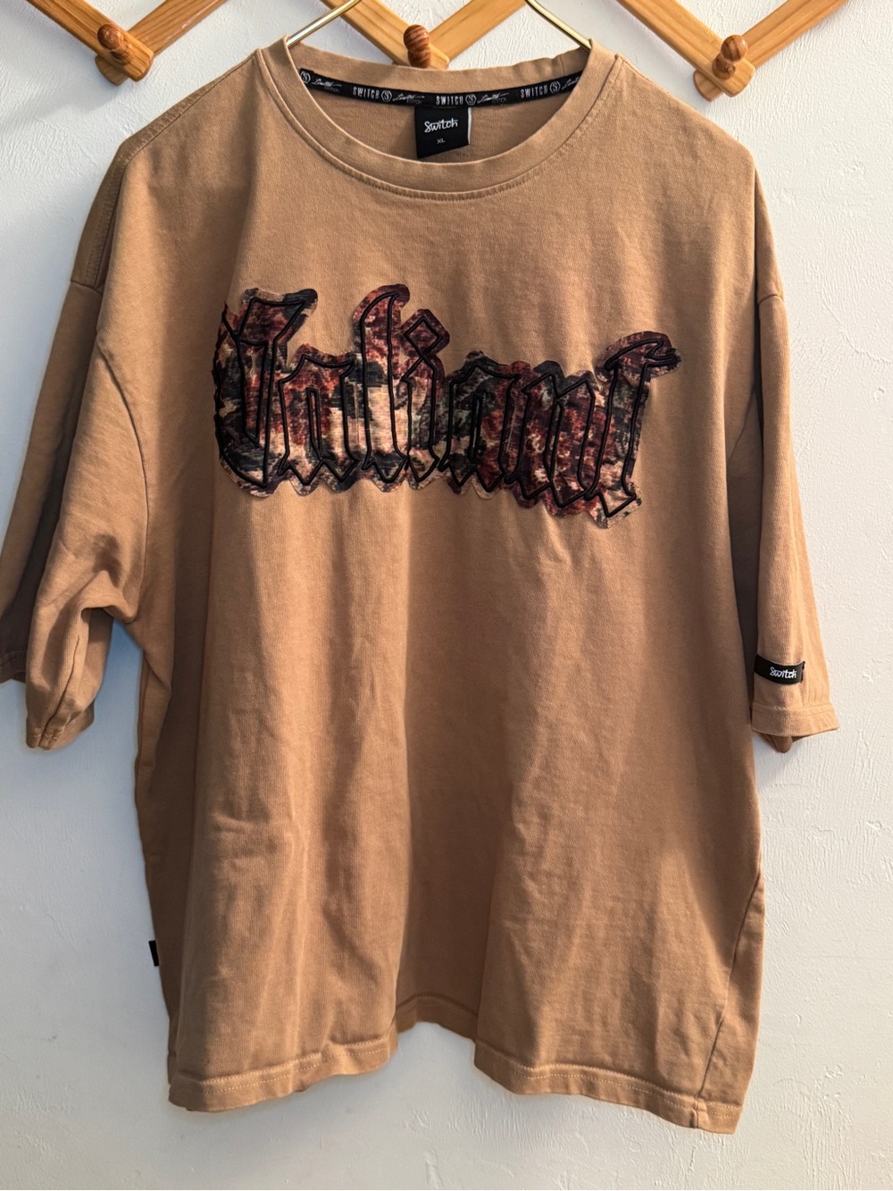 Switch Remarkable Limited Edition Oversized Graphic Tee Shirt-Mens XL Tan/Camel